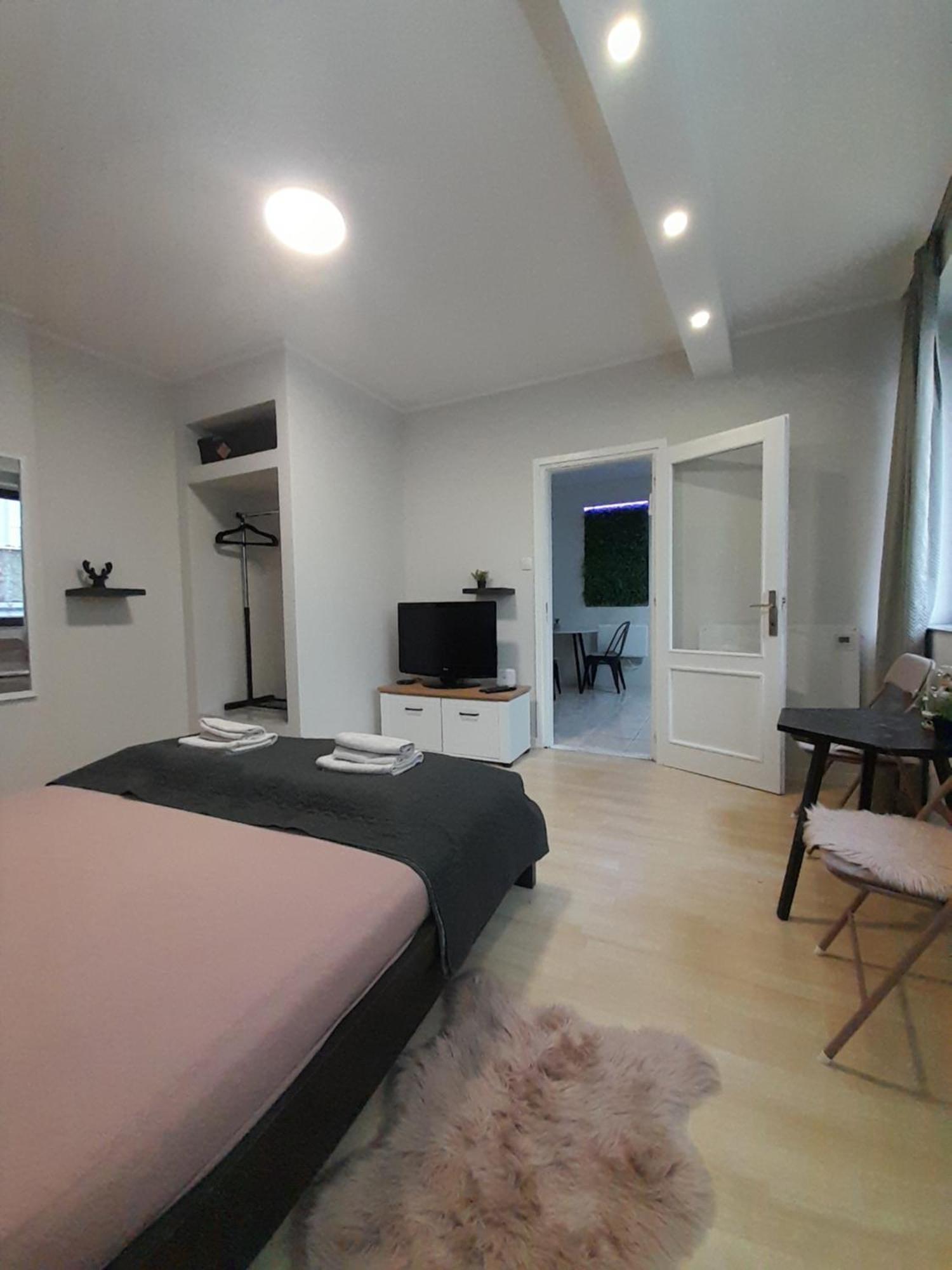 Cool & Cozy Center Appartement Subotica Buitenkant foto