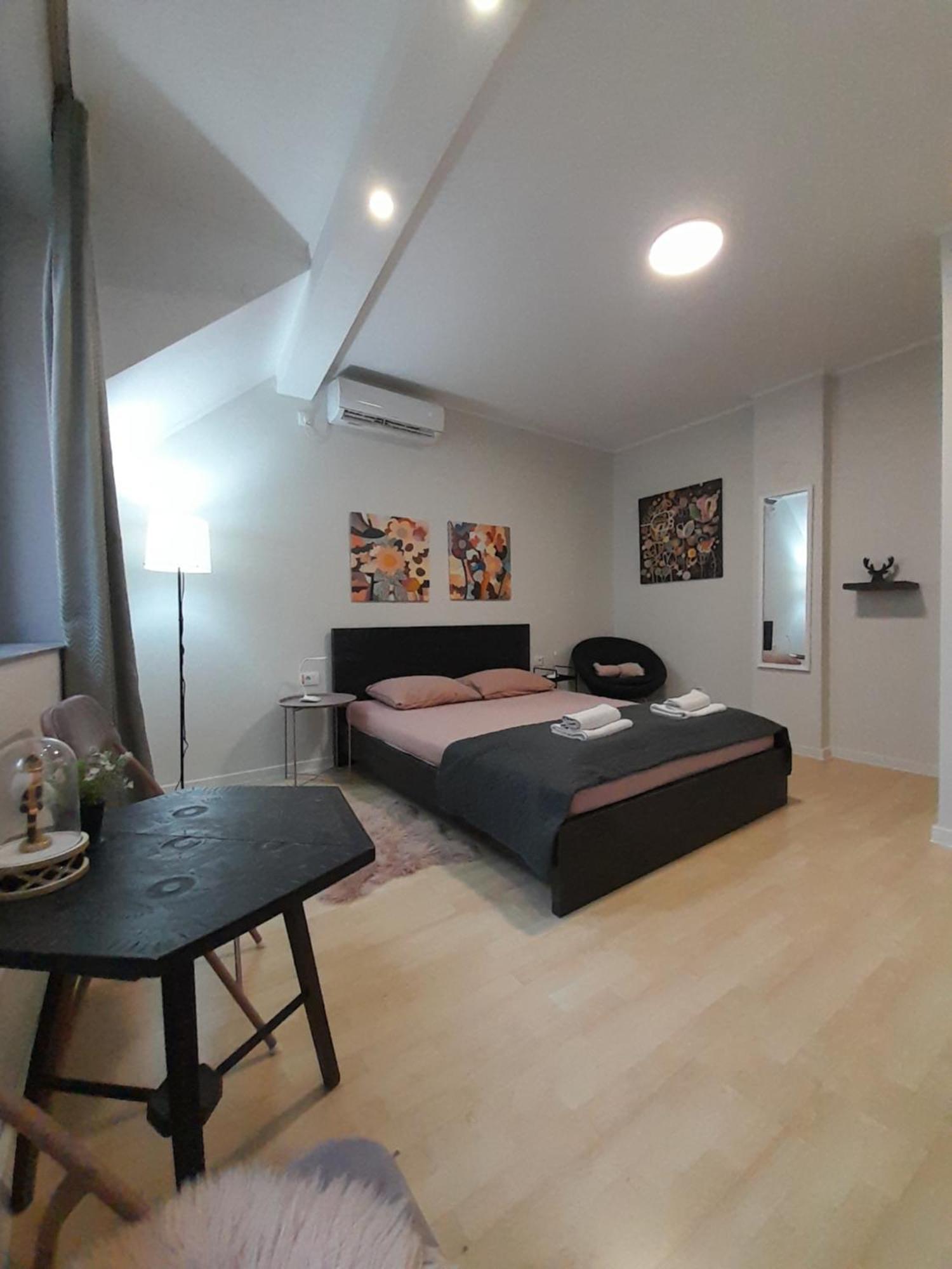 Cool & Cozy Center Appartement Subotica Buitenkant foto